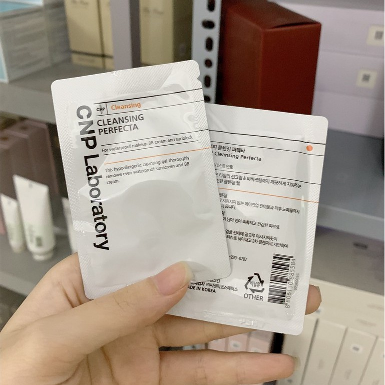 Gói sữa tẩy trang Cleansing perfecta CNP Laboratory