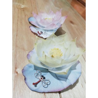 set 2 cài áo hoa sen.