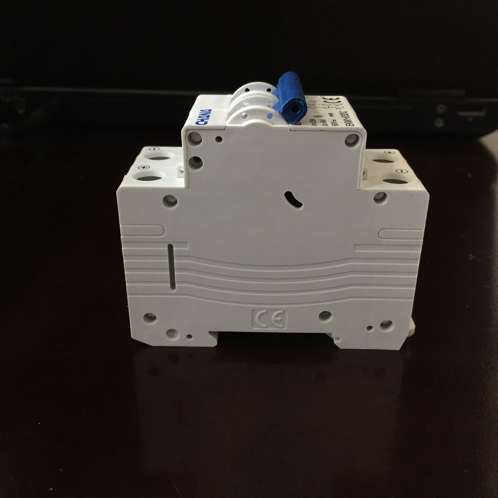 Bộ ngắt mạch CB điện một chiều cầu dao điện DC cho Solar Năng Lượng Mặt Trời GIVASOLAR CHANA DC 500V 25A