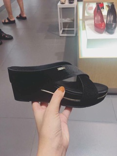 Dép xuồng Vincci