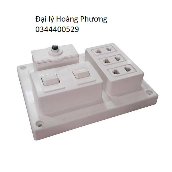 Bảng điện nổi 15A có 3 ổ cắm 2 công tắc LIOA B-CB15A2C