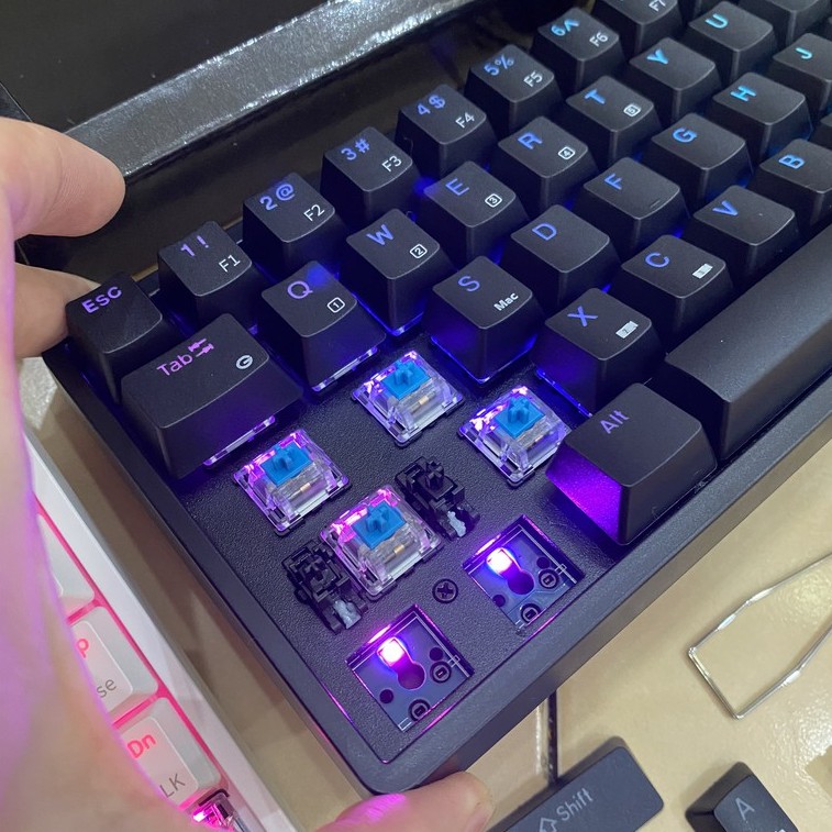 RK G68 RGB HOTSWAP - Bàn phím cơ không dây Royal Kludge RK G68 Bluetooth 5.1 và Wireless 2.4G - Chính Hãng | BigBuy360 - bigbuy360.vn