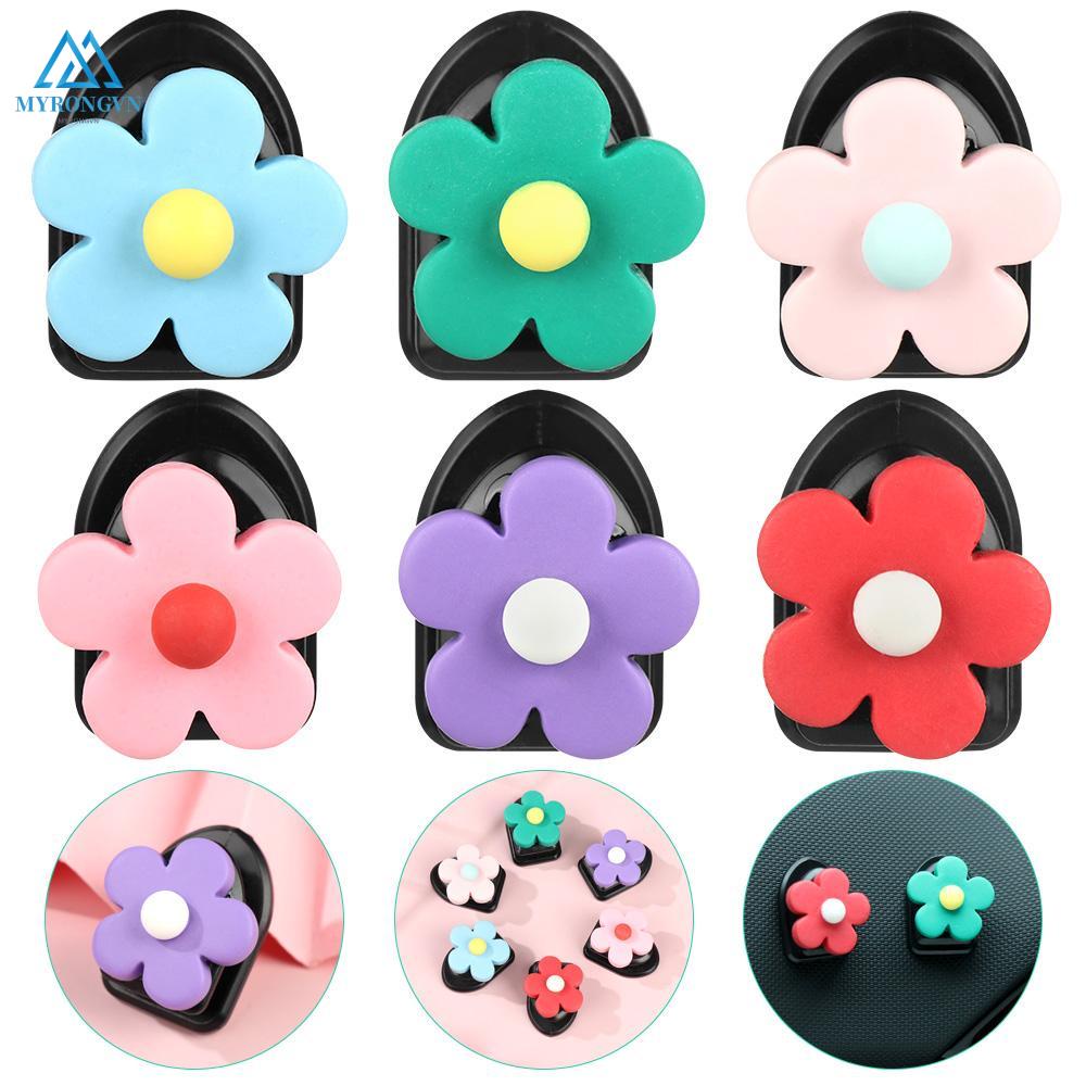 Kẹp hình hoa cúc trang trí điều hòa xe hơi DIY