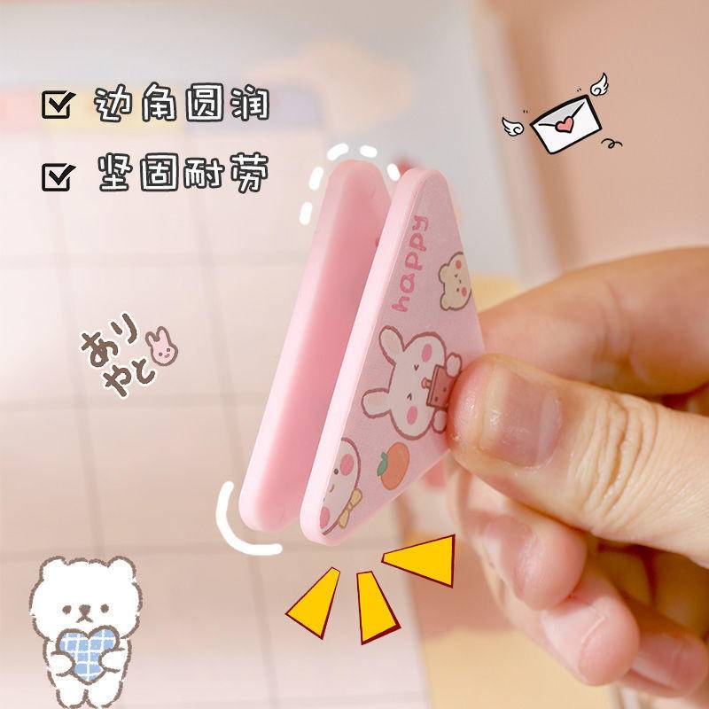 ⭐ iLado ⭐ 【4 PCS】 Kẹp tài liệu mini Tam giác kẹp giữ Kẹp Bướm kẹp nhựa Văn phòng phẩmCute Stickers trong suốt màu đặc Học Sinh kẹp giấy đồ dùng học tập Acrylic Tiện Dụng Cho Học Sinh cho trường học văn phòng dễ thương