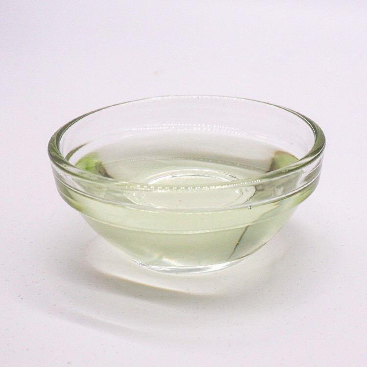 Tinh Dầu Massage Body Dùng Trong Spa TMV Chai Trắng