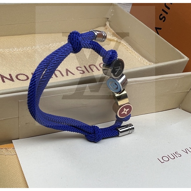 Vòng tay xỏ hạt nhiều màu sắc họa tiết logo LV 2022