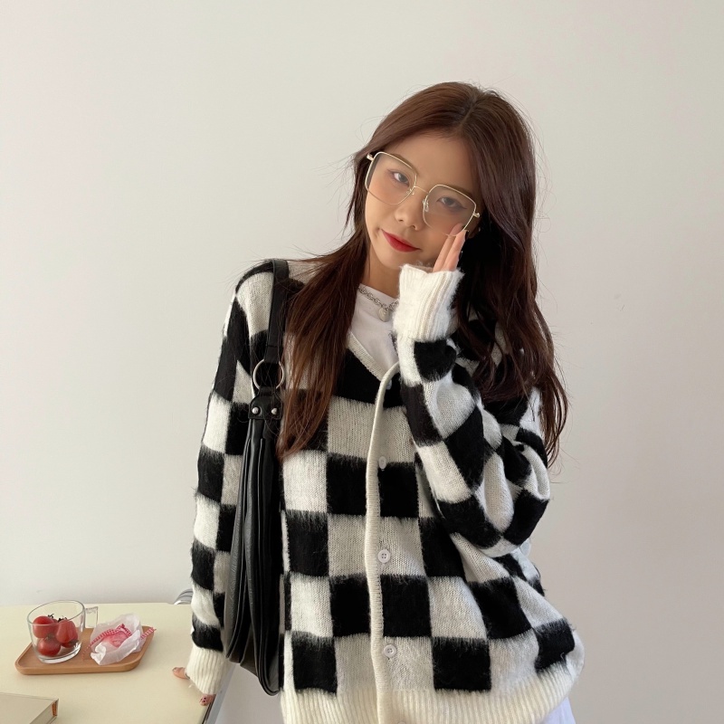 Xiaozhainv Áo khoác cardigan tay dài cổ chữ V dáng rộng rãi họa tiết sọc caro trắng đen phong cách Hàn Quốc sành điệu | BigBuy360 - bigbuy360.vn