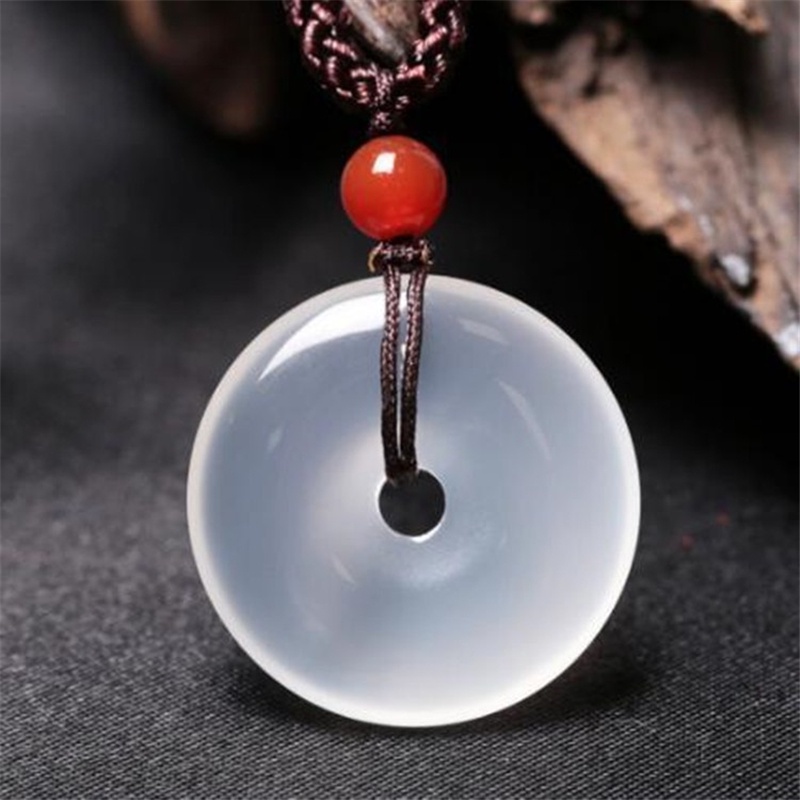 Vòng cổ dây thừng mặt charm đá băng chalcedony pha lê trong suốt khoá an toàn bùa hộ mệnh đơn giản