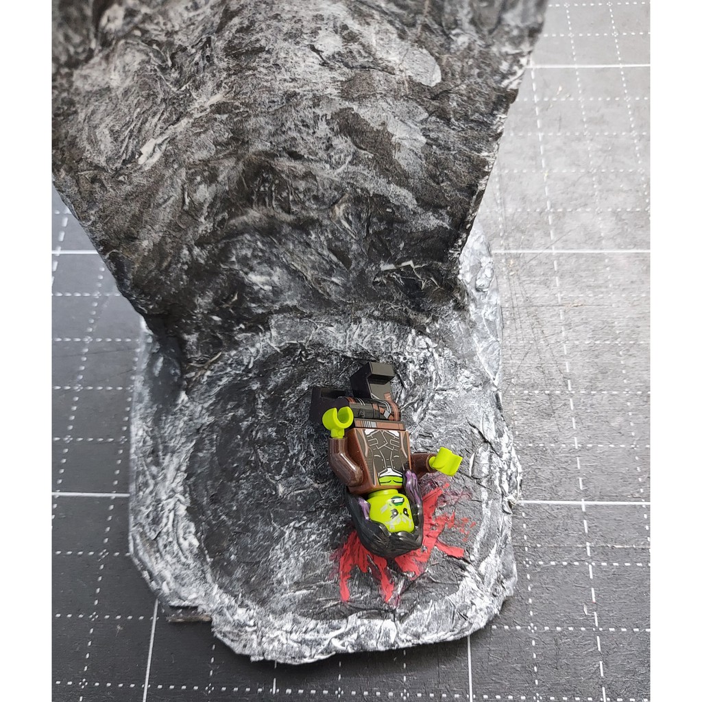 Mô hình tiểu cảnh nhân vật Thanos, Gamora