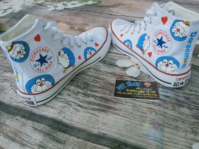 Giày vẽ tay Doreamon