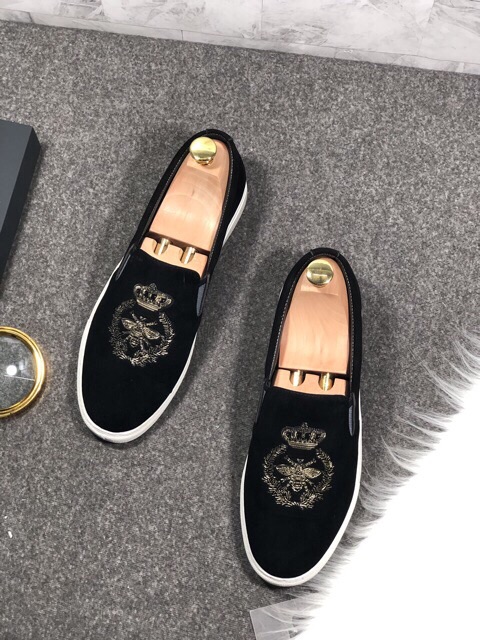 Giày lười nam vải nỉ da lộn thêu ong nhũ thời trang | BigBuy360 - bigbuy360.vn