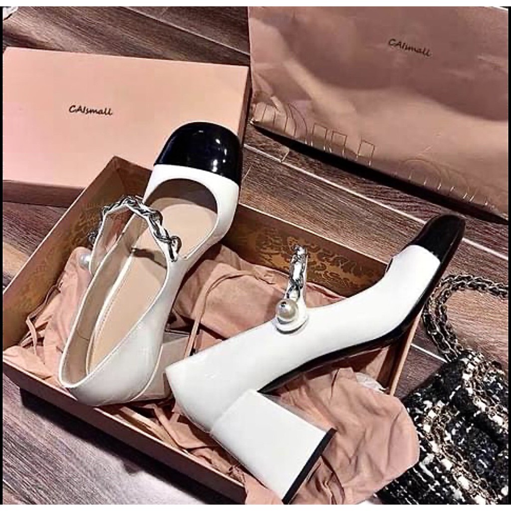 Giày búp bê miumiu quai ngang đính đá đế vuông 7cm.