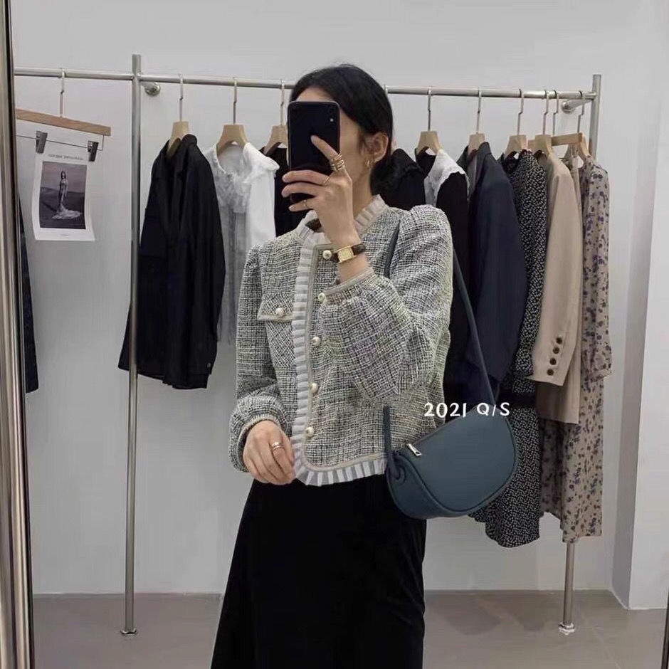 Áo Khoác Cổ Tròn Phối Nút Ngọc Trai Màu Sắc Thời Trang Mùa Thu 2021