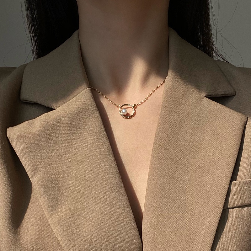 Vòng cổ choker mặt tròn ziczac đính hạt trai VC008 Leous Accessories