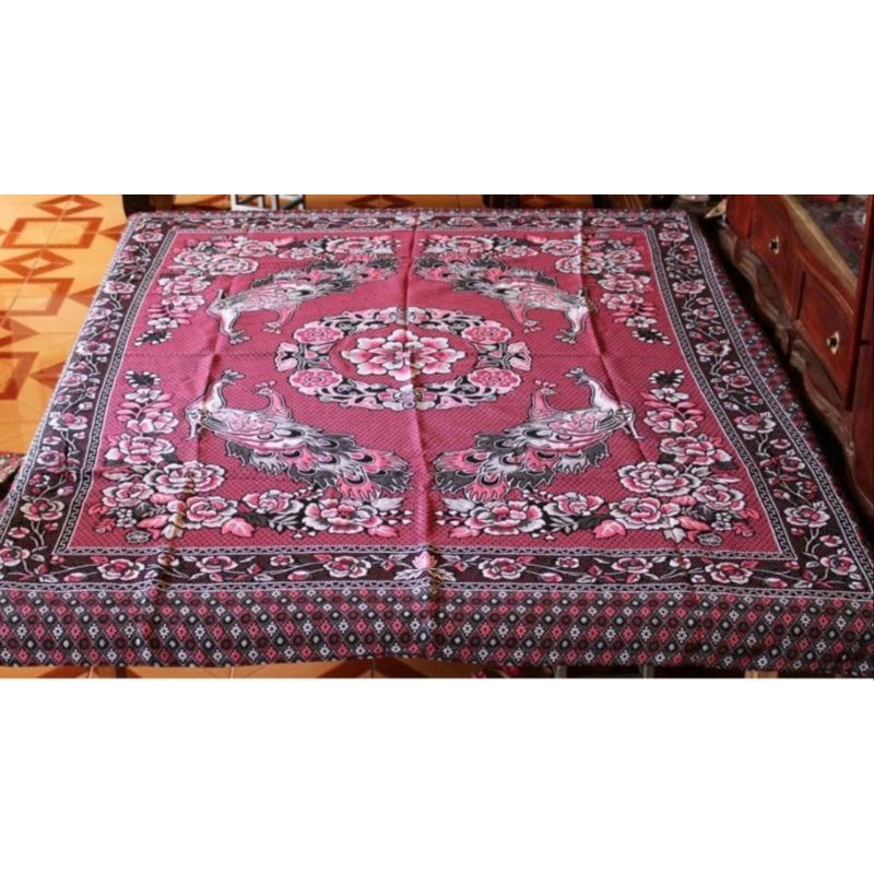 Chăn ga thổ cẩm, thảm hình công phượng 1m9 x 2m2