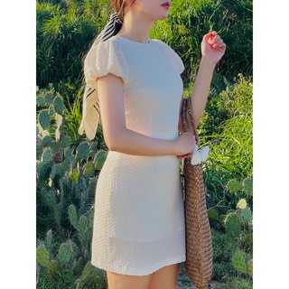 Váy trắng tay phồng Fabric Holic