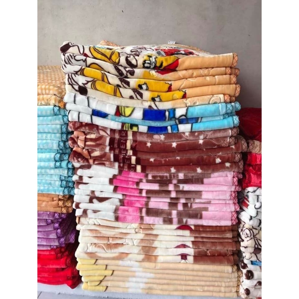 Chăn Tuyết Nhung Siêu Mềm Mại Không Đổ Lông Giao Màu Ngẫu Nhiên 1m6x2m