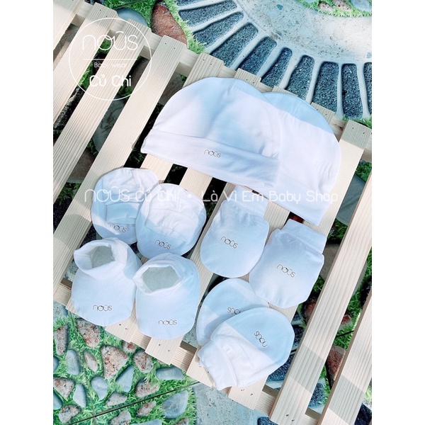 NOUS. Set bao tay - bao chân . Mũ sơ sinh chất petit.