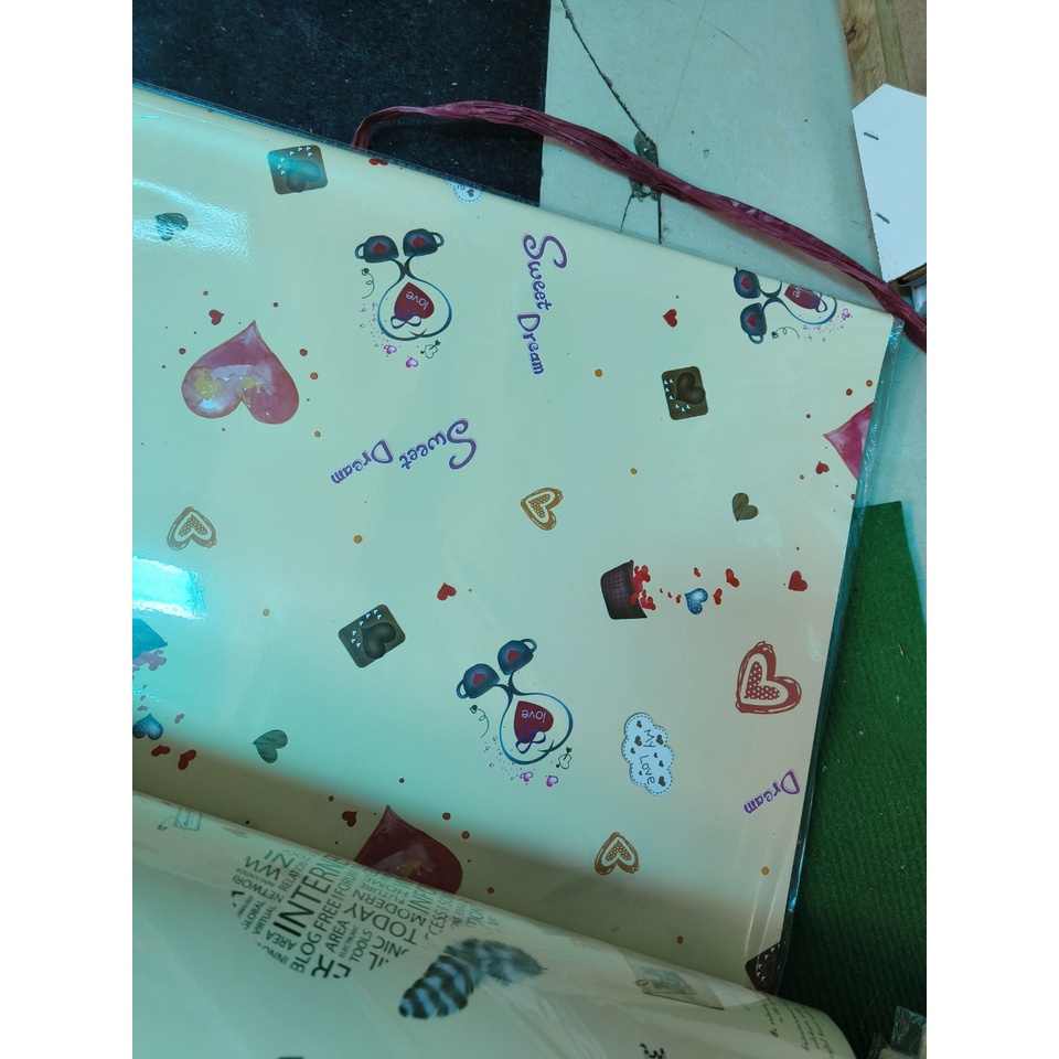 Giấy gói quà mẫu mới nhất xấp 50 tờ khổ 50x70cm