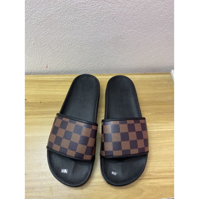 Dép quai ngang lv nâu siêu mới hot trend