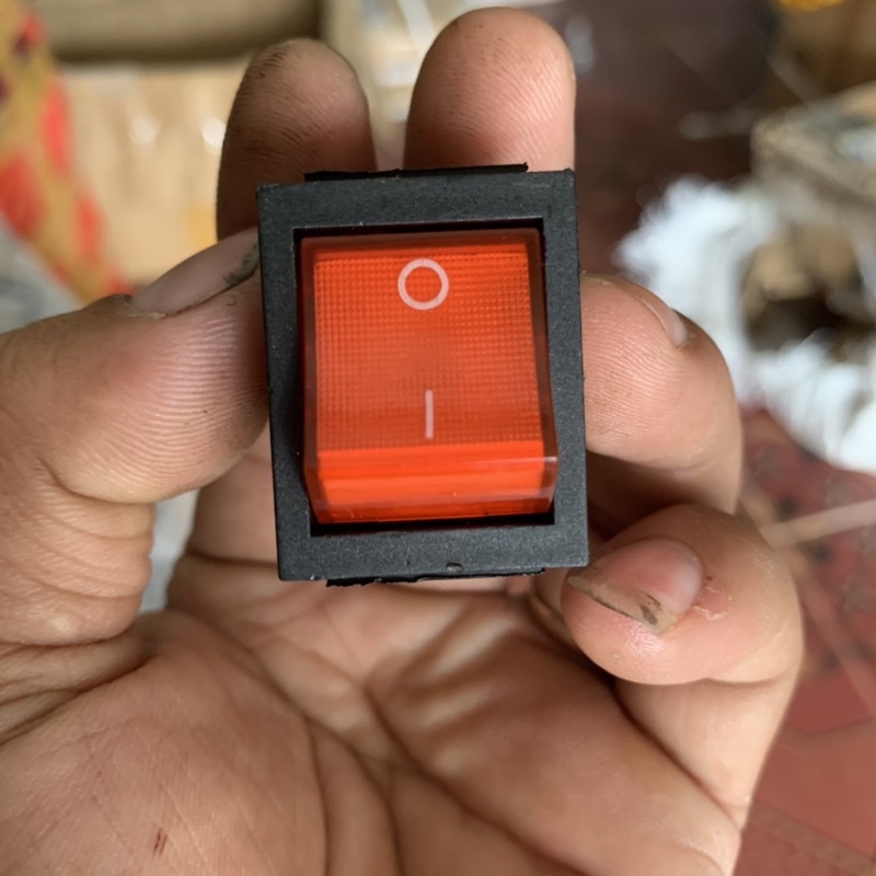 Công Tắc Bập Bênh 2 Chân và 4 Chân