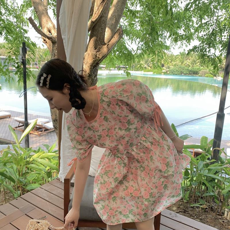 Đầm hoa hồng tay phồng thiết kế mới xinh xắn thời trang