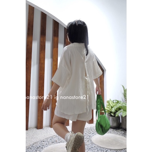 Set áo sơ mi và quần shorts nhăn buộc dây Nana21 Nanastore21