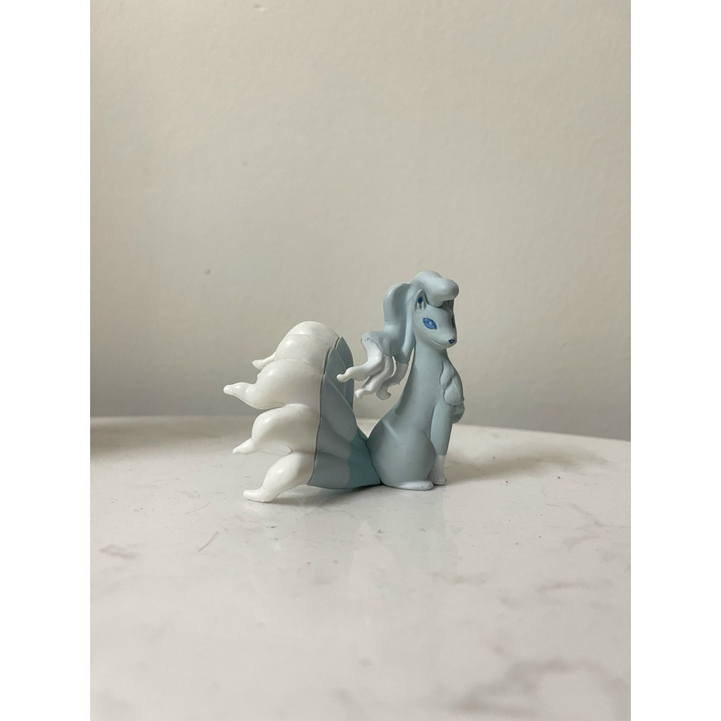 Mô hình pokemon  kyukon alola