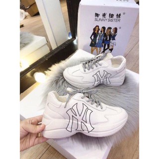 Giày sneaker GG độn đế chữ NY