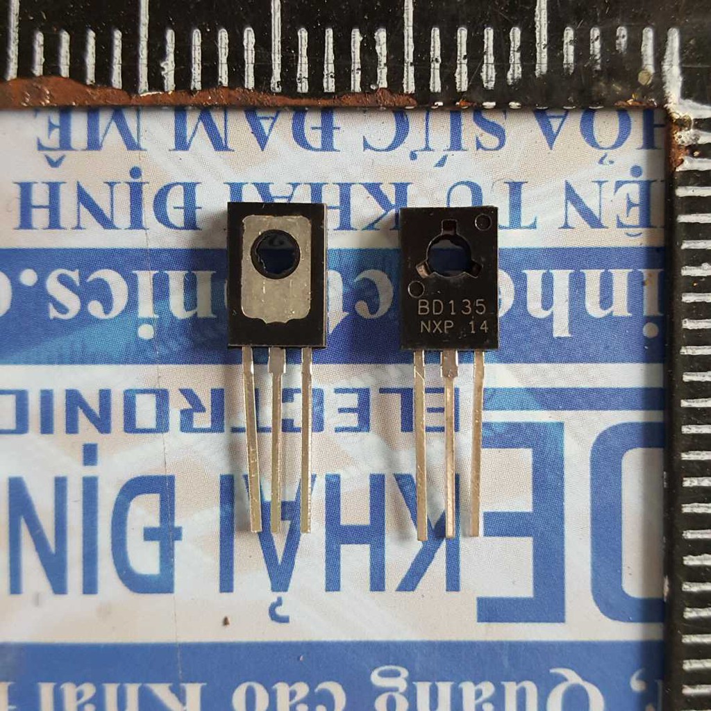 10 con BD135 NPN-TRANS 1.5A 45V TO-126 kde3683