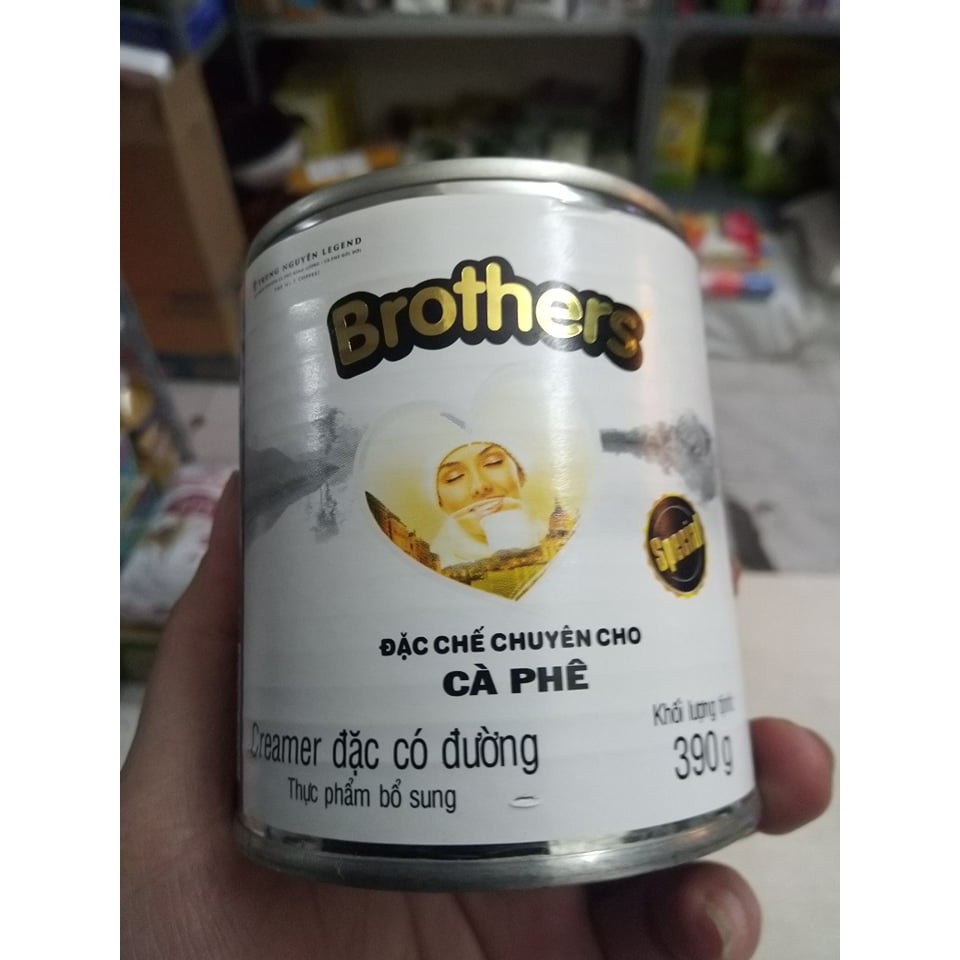 Sữa đặc có đường Brother Trung Nguyên, hộp 390gr có nắp giật tiện lợi, thơm ngon khó cưỡng.