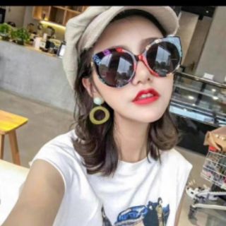 Kính mát mắt mèo xếch tròn