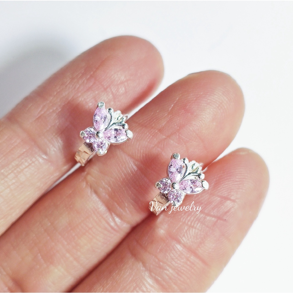 Bông tai bạc bong tai tròn sát tai nạm đá hình bướm hồng trắng xinh xắn cho bé Van Jewelry V10051