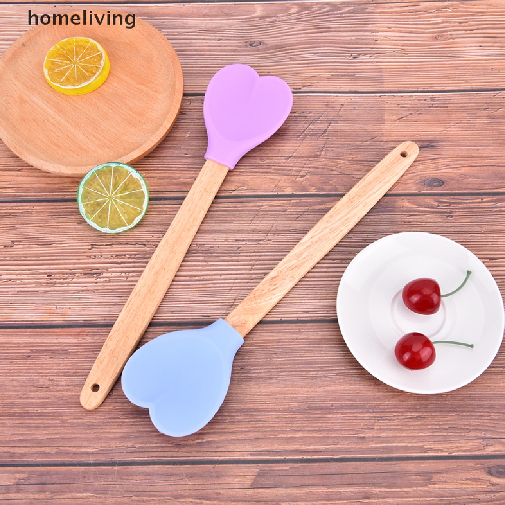 Muỗng Silicone Cán Gỗ Hình Trái Tim Tiện Dụng Khi Làm Bánh
