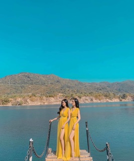 Đầm maxi vàng đỏ phối lưới ngực