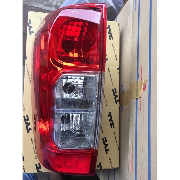 ĐÈN HẬU NAVARA NP300 ĐỜI 2015-2020