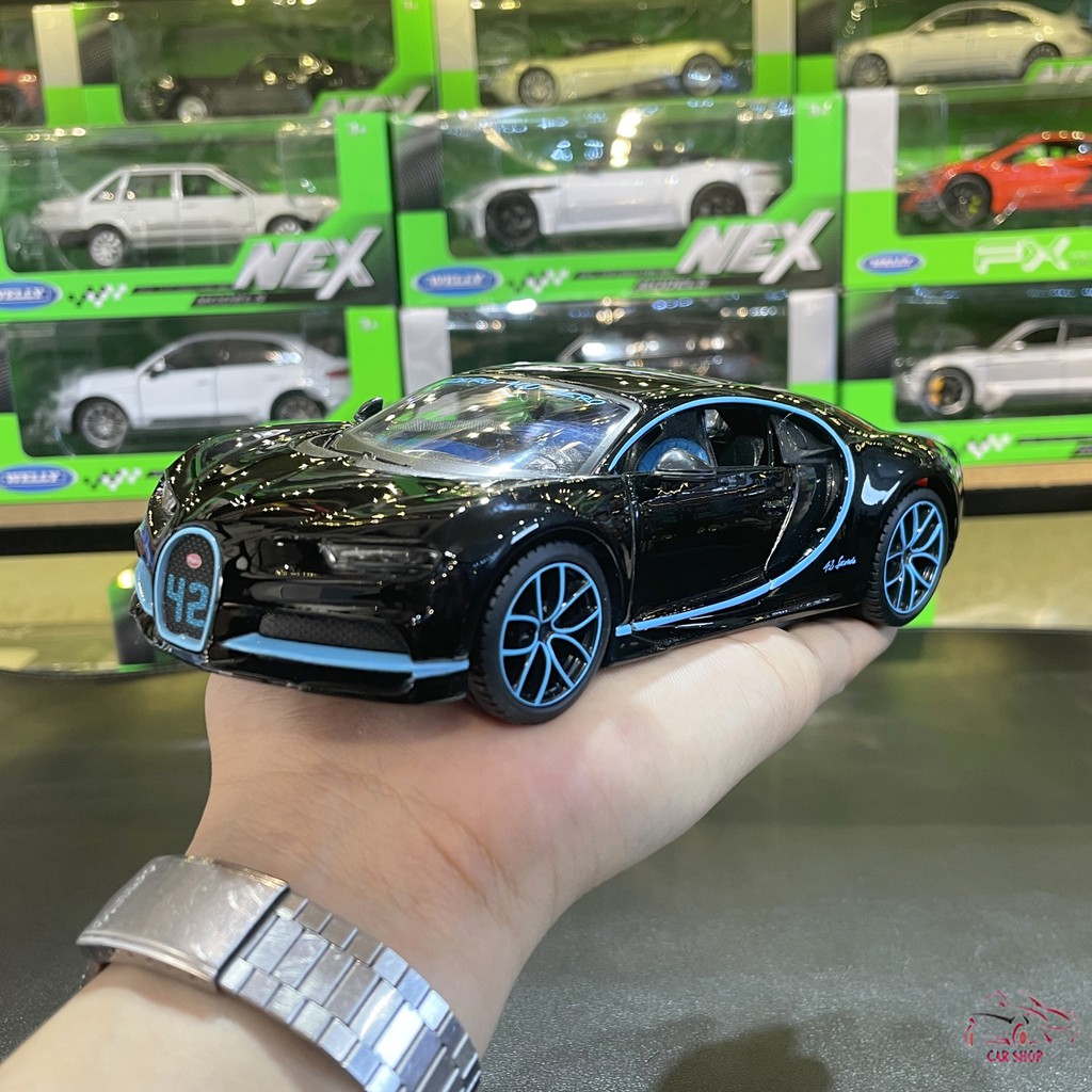 Xe mô hình hợp kim siêu xe Bugatti Chiron Maisto tỉ lệ 1:24 màu đen xanh