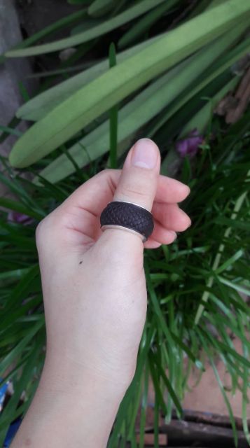 Nhẫn sừng , gỗ chạm vảy rồng