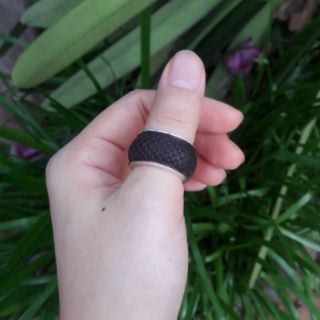 Nhẫn sừng , gỗ chạm vảy rồng