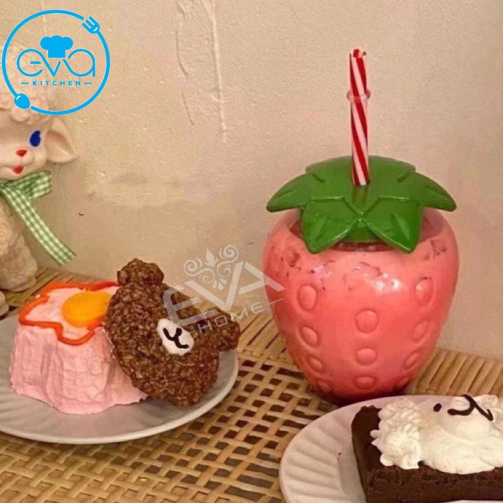 Bình Nhựa Đựng Nước Hình Trái Dâu Tây Kèm Ống Hút 500Ml Cho Bé SP4732