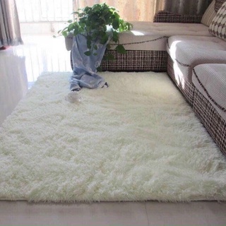 Thảm lông loang trải sàn