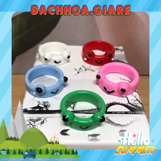 Nhẫn nhựa hình chú ếch đáng yêu cute gồm 5 màu: xanh lá, xanh biển, đỏ, trắng, hồng