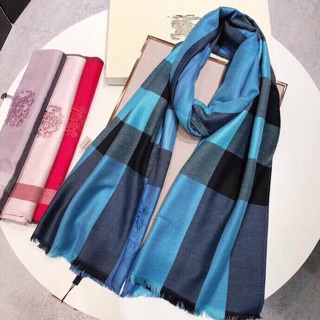 Khăn choàng burberry