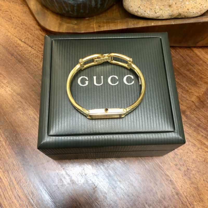 •Đồng hồ nữ Gucci dây kim loại chính hãng• Vui lòng đọc kỹ mô tả của shop•