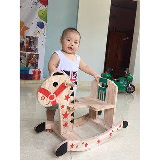 Ngựa bập bênh bằng gỗ