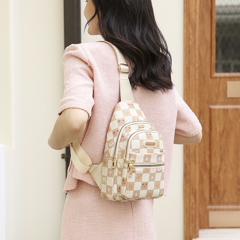 Túi Đeo Chéo Ngực Đựng Điện Thoại In Họa Tiết Gấu Ngọt Ngào Hợp Thời Trang Cho Nữ