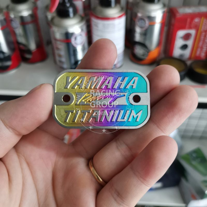 Tem titan nắp dầu gắn xe máy Winner X, Winner, Exciter, Satria, Sonic, Vario, SH, Airblade