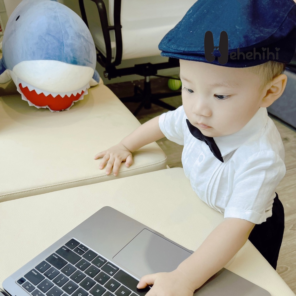 Áo sơ mi bé trai HEHEHIHI tay ngắn xếp ly màu trắng chất vải Linen Hàn Quốc thoáng mát A06