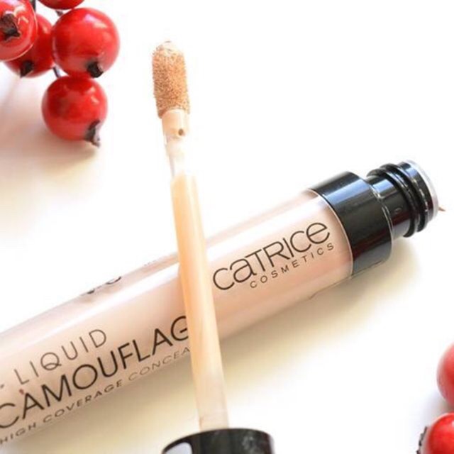 Che khuyết điểm CATRICE Liquid Camouflage Porcellain