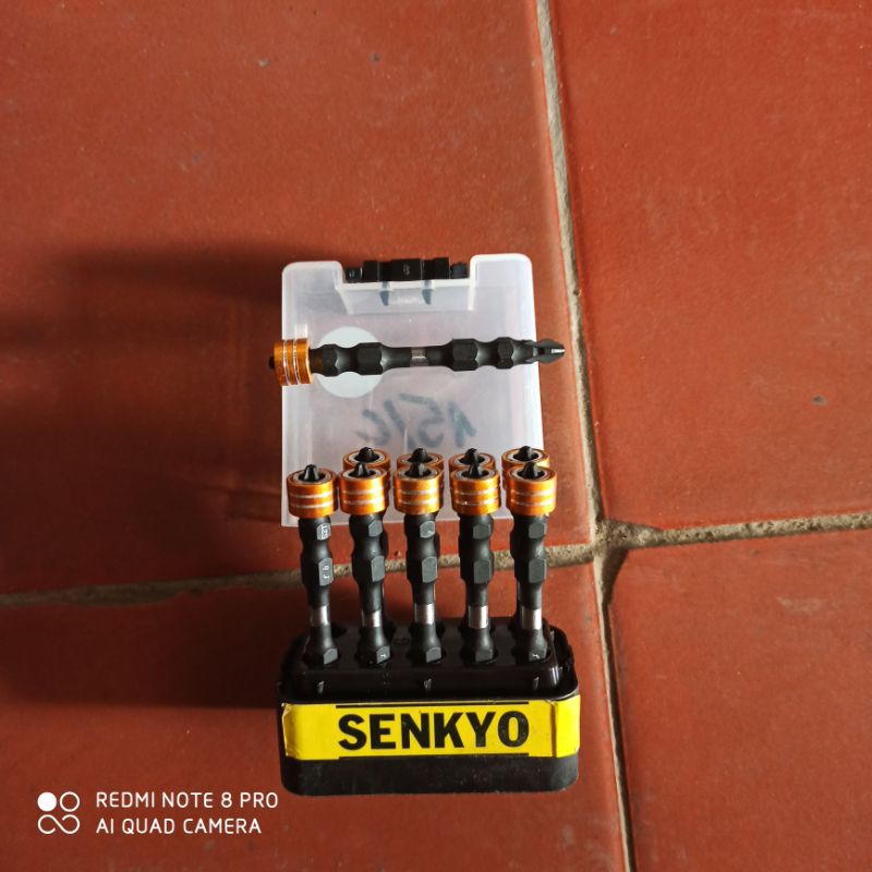 Đầu bắn vít Senkyo có đầu từ nam châm siêu hút (màu đen)
